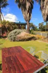 Ocean Views Motel Lakes Entrance - Motels