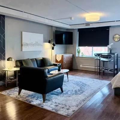 Danforth Hotel Hotels near مركز إنكير