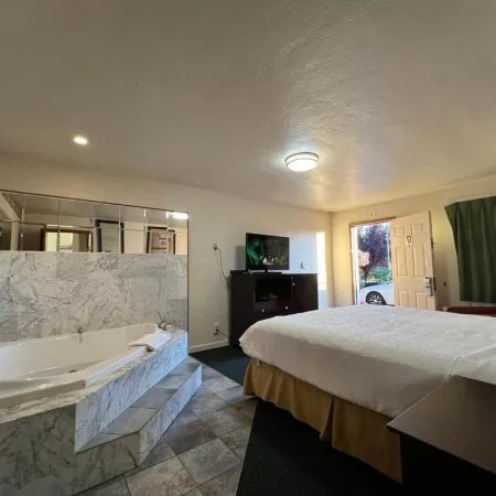 Riverside Motel