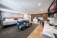 Western Traveller Motel - Mountain view