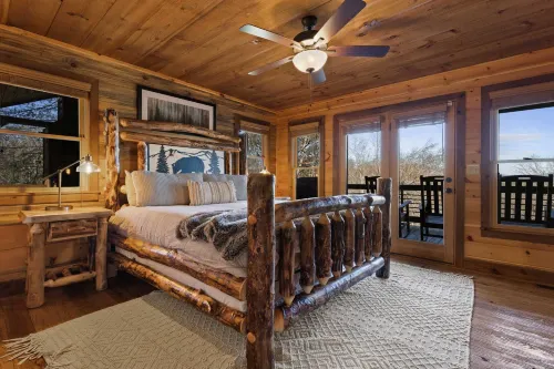 Stunning Views Sleeps 10 - Hot Tub - 2 Fireplaces - 3-Star