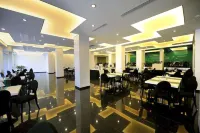 Plaza V Hotel - فطور