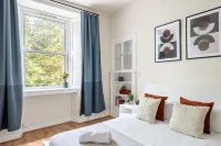 2BR by Edinburgh Castle & Meadows Stay - Condos