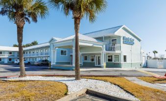 Destin Inn & Suites