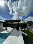 Modern lakeside pool home near hardrock and fll airport - Pools