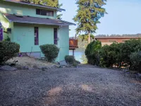 Lavender Oceanview Retreat - 3-Star