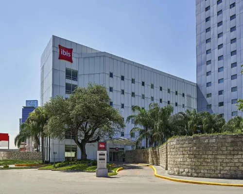 Ibis Monterrey Valle Fremhævet Photos