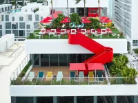 Citizenm Miami Worldcenter Hotels near MiamiCentral