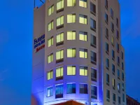 Fairfield Inn & Suites New York Brooklyn Hotels near Carroll Park