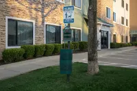 TownePlace Suites Dallas DeSoto - parking