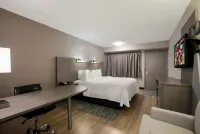 Red Roof Plus+ Chicago - Naperville - 2-Star