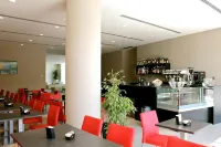 Tag Hotel - breakfast