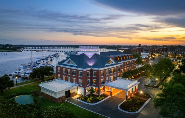 Tryon Riverfront Inn New Bern, Tapestry Collection by Hilton