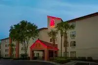 Red Roof PLUS+ Gainesville - parking