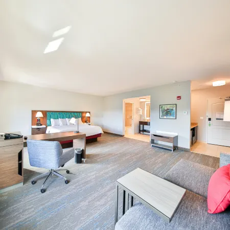 Hampton Inn & Suites Seattle/Kent Hotels in Kent