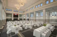 The Central Station Memphis, Curio Collection by Hilton - parking