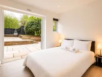 Historic Cambridgeshire Cottage Retreat With Hot Tub Hotels near Cambridge Services A14