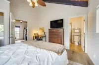 Cozy Kona Coast Apt w/ Lanai ~ 8 Miles to Beach! - 3-Star