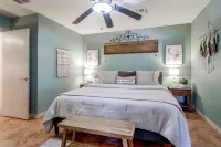 1/2 Mi to Lake Lawtonka: Mtn-view Haven! - Boutique