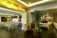Grand Darmo Suite by AMITHYA Hoteles en Wonokromo