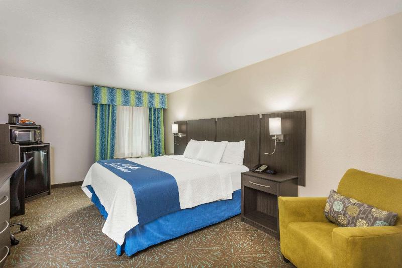 Days Inn & Suites by Wyndham East Flagstaff