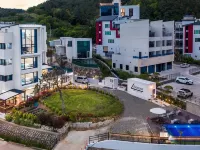 Geoje Island Four Season Pension 巨済孟宗竹テーマパーク周辺のホテル