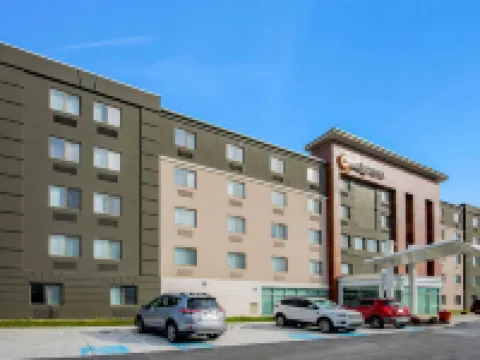 La Quinta Inn & Suites by Wyndham Baltimore BWI Airport Hotels in Linthicum Heights