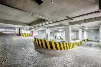 Venezia Hotel - parking