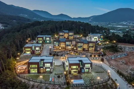 Geoje Ocean Stay Kids & Pets Pension Отели рядом с достопримечательностью «Historic Park of Geoje POW Cam»