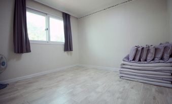 Gongju Gyeryongsan Sagyejeol Pension