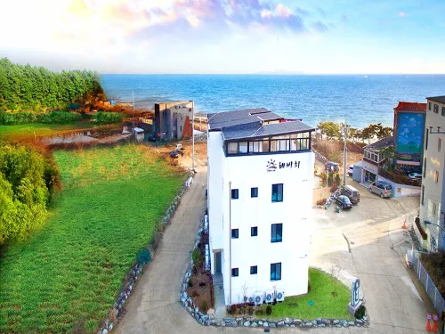 Daebudo the Haebeach Pension