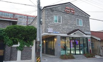 Gunsan Yeojeong Guest House