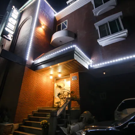 Jeonju Uadong Scent Отели рядом со станцией Станция Jeonju