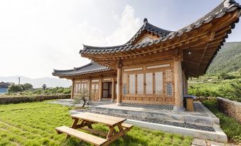 Suncheon Myeongga Hanok Pension