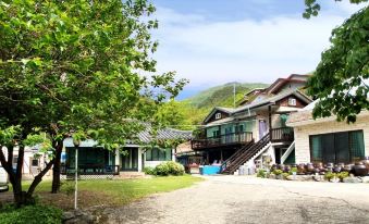 Yangsan (Baenaegol) Sansori Mulsori Pension