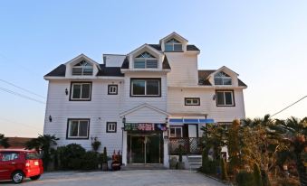 Geojedo Azure Sky Pension