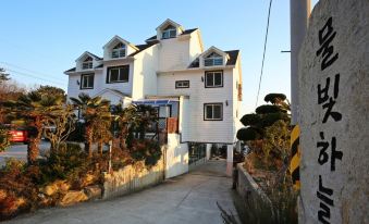 Geojedo Azure Sky Pension