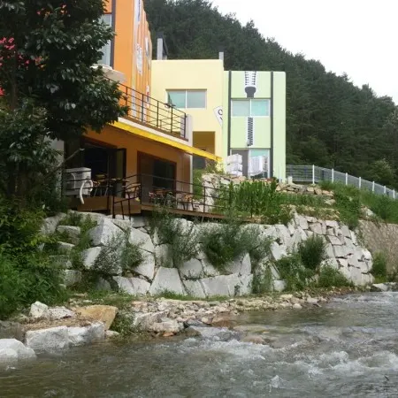 Muju Yeohaenggabang Pension