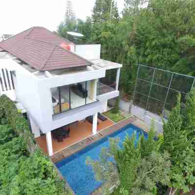 Cemara Villa 4 Bedrooms with a Private Pool Hotel Exterior