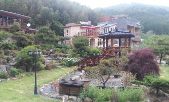 Jangseong Eoullim Pyeonbaek Pension