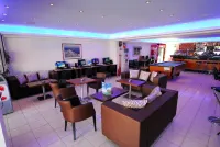 Acropolis Apartments