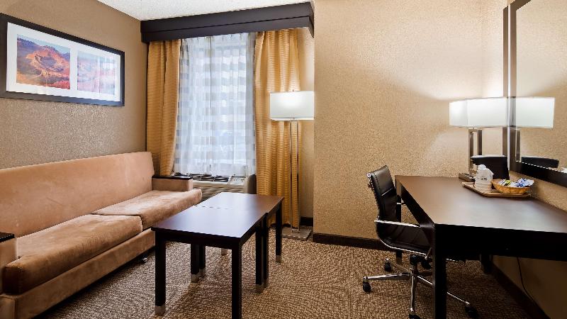 Best Western Plus Hartford Lodge