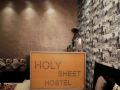 holy-sheet-hostel