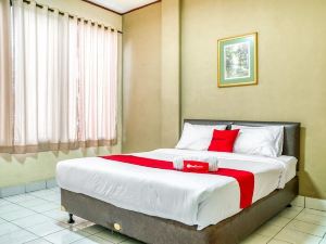 RedDoorz Near Plaza Senayan