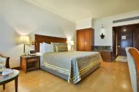 The Orchid Hotel Mumbai Vile Parle Отели в г. Мумбаи