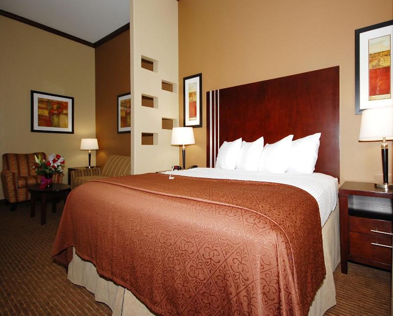 Best Western Plus Texoma Hotel & Suites
