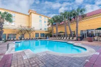 La Quinta Inn & Suites by Wyndham San Antonio Riverwalk - Pool