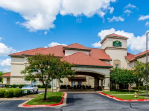 La Quinta Inn & Suites by Wyndham Bentonville Hotels in Bentonville