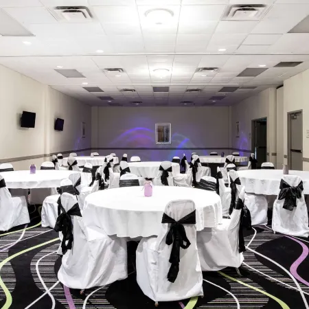 La Quinta Inn by Wyndham Davenport & Conference Center