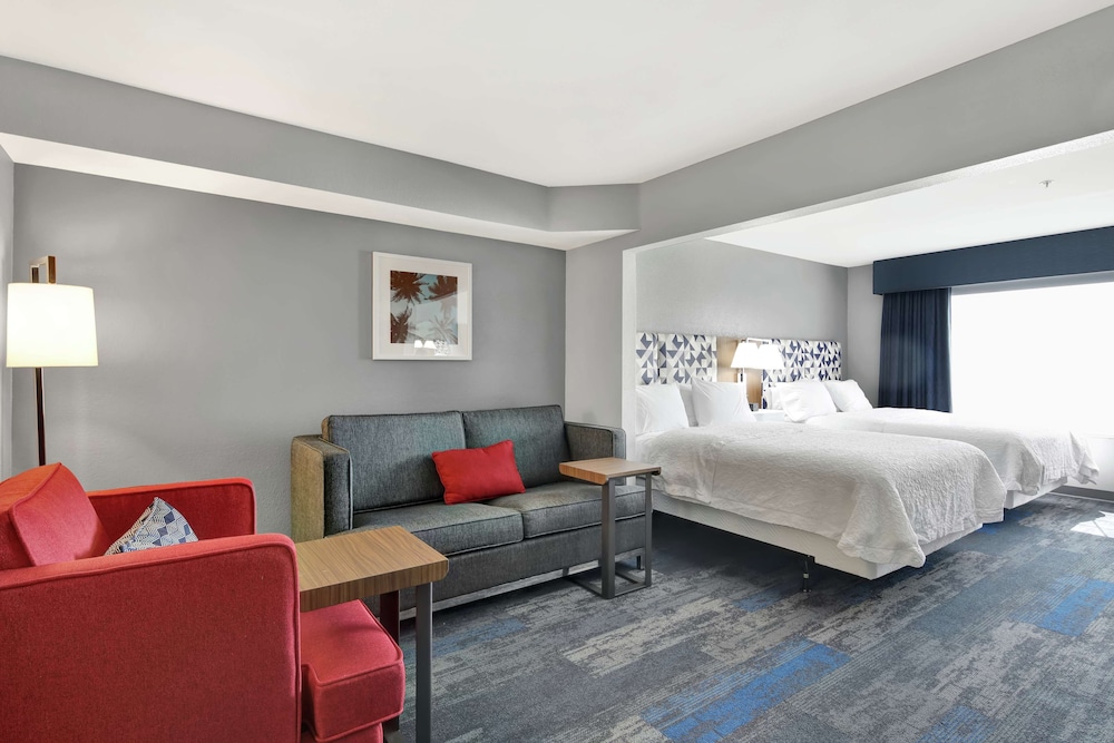 Hampton Inn & Suites Santa Ana/Orange County Airport